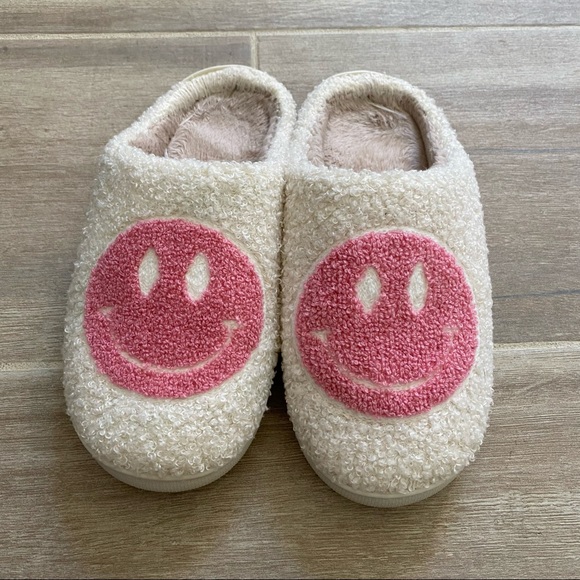 Pink Happy Face Slippers Gently Used - Picture 1 of 6